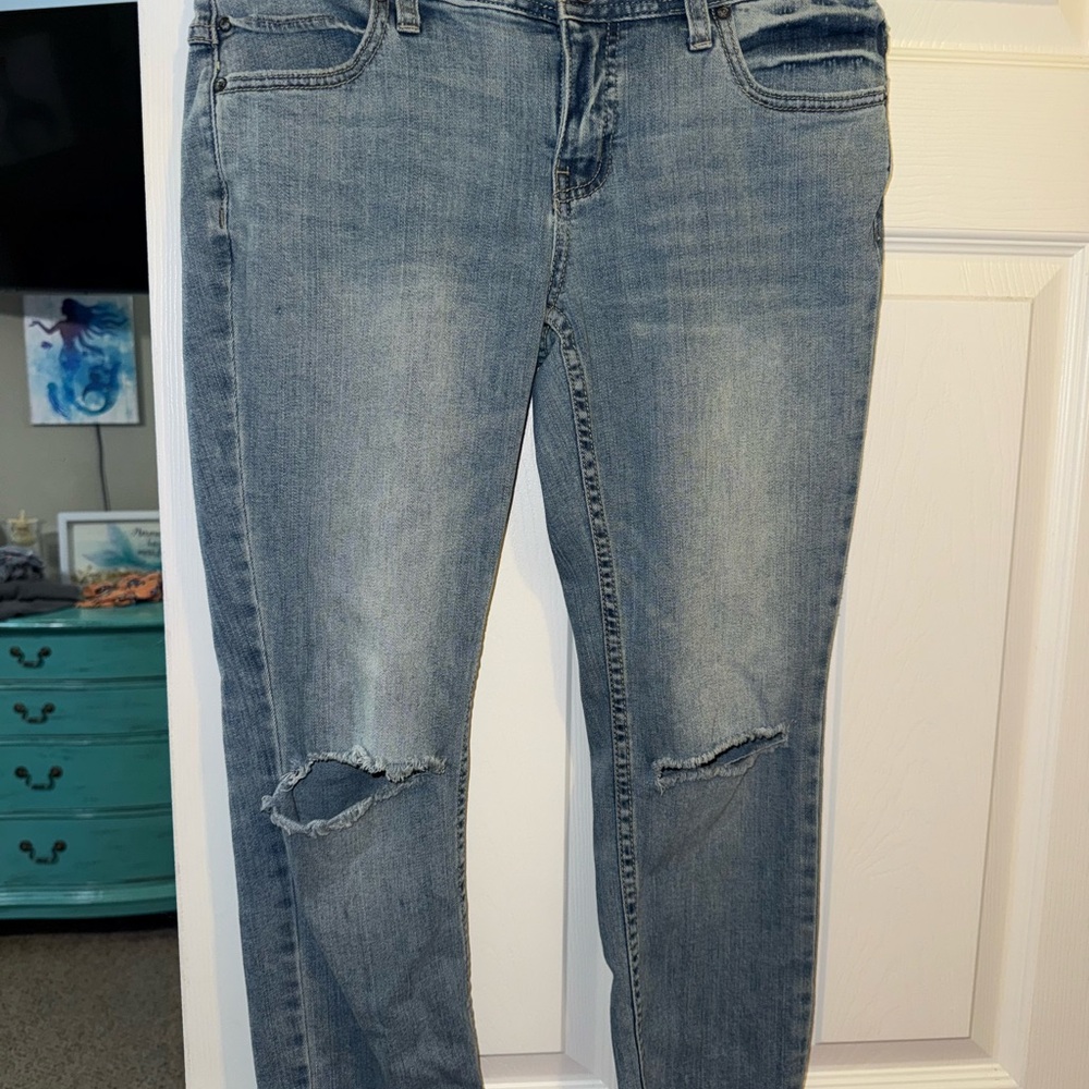 Free People Classic Blue Distressed Women's Jeans size 28